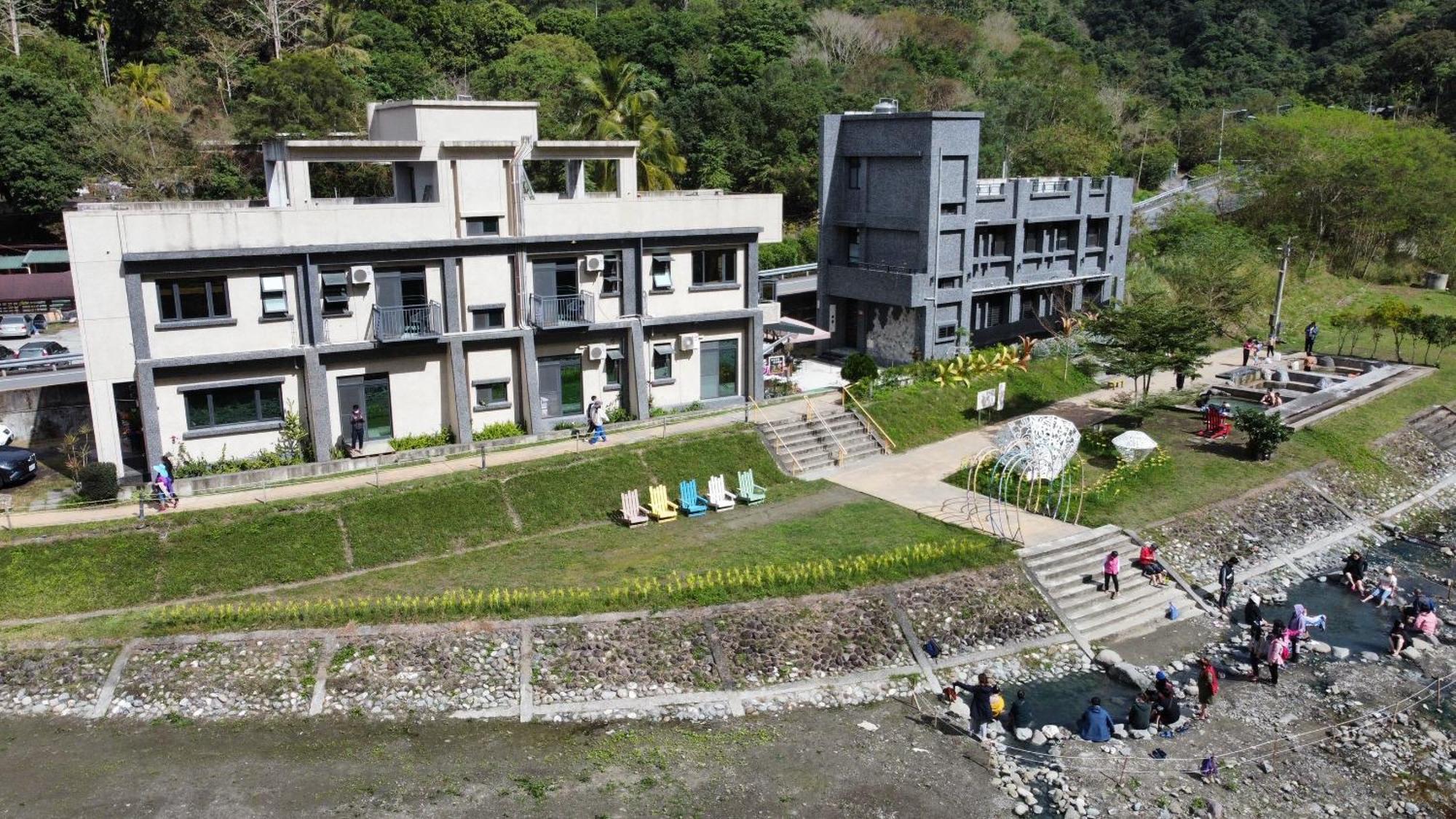 Antong Creekside Hot Spring Apartment Юли Екстериор снимка